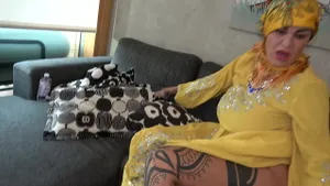 MILF arabe Sara baise avec son beau-fils en secret