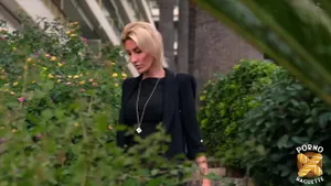 Psychologue belge baise devant son mari voyeur