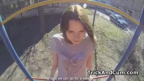 Ruslana baisée sauvagement en extérieur caméra cachée