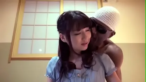 Japonaise baisée par grosse bite noire 39cm BBC hardcore