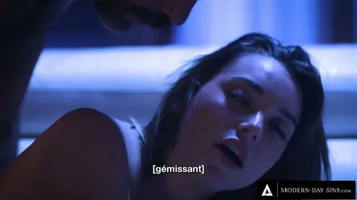 Anny Aurora baise le beau-père de sa copine en secret
