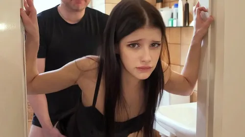 Jeune TikTok baisée brutal avant soirée amateur