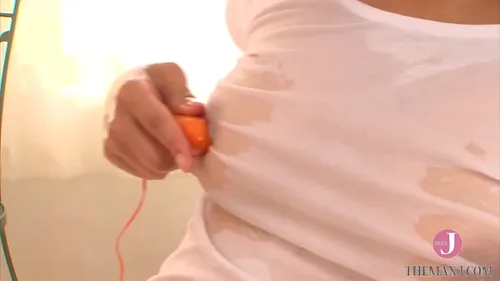 An Shinohara se fait baiser pour ses débuts AV japonais